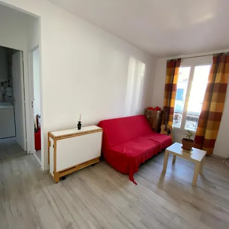 F2 - 18 * Paris